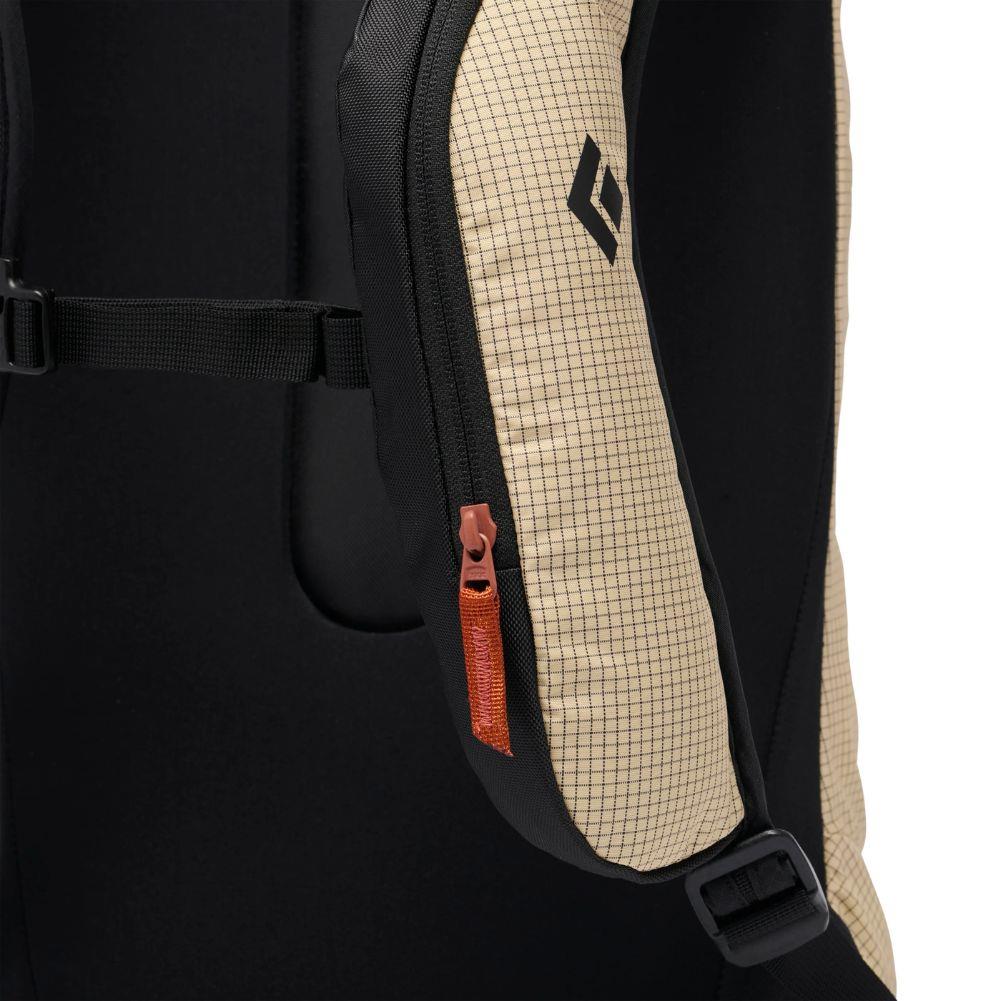 Black Diamond Dawn Patrol 15 Backpack - M/L (2025)(White Oak) - Image 3