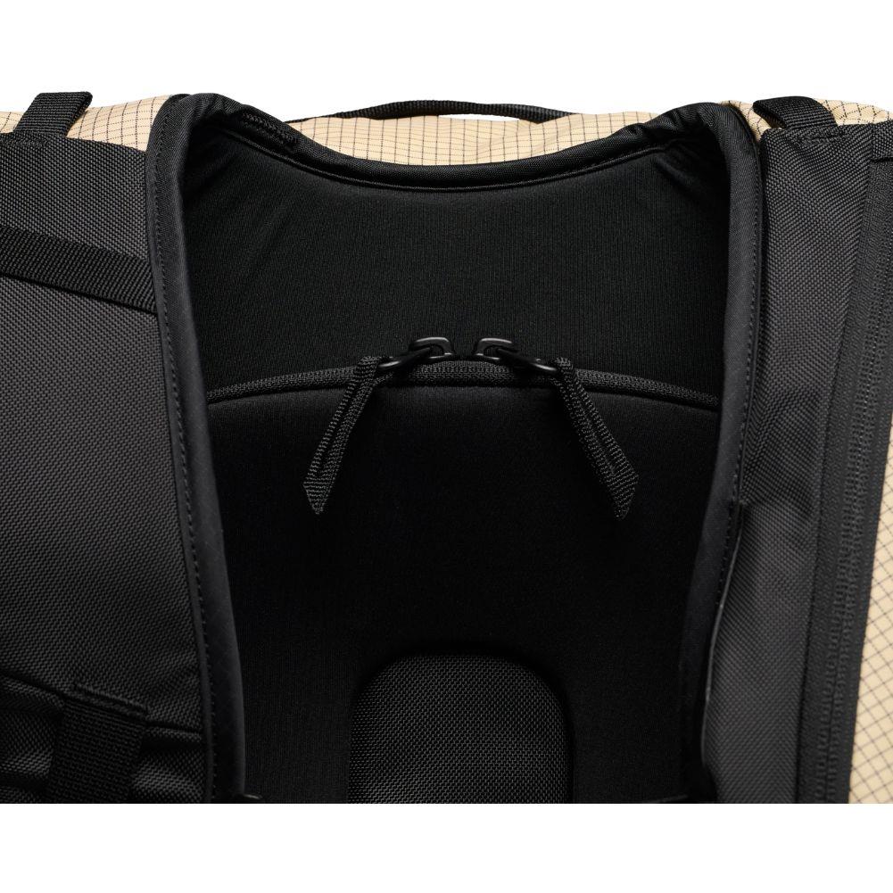 Black Diamond Dawn Patrol 25 Backpack (2025)(White Oak) - Image 4