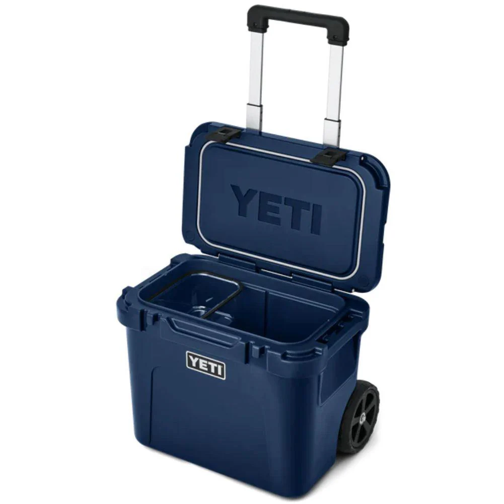 Yeti Roadie 32 Wheeled Cool Box (Navy) - Image 8